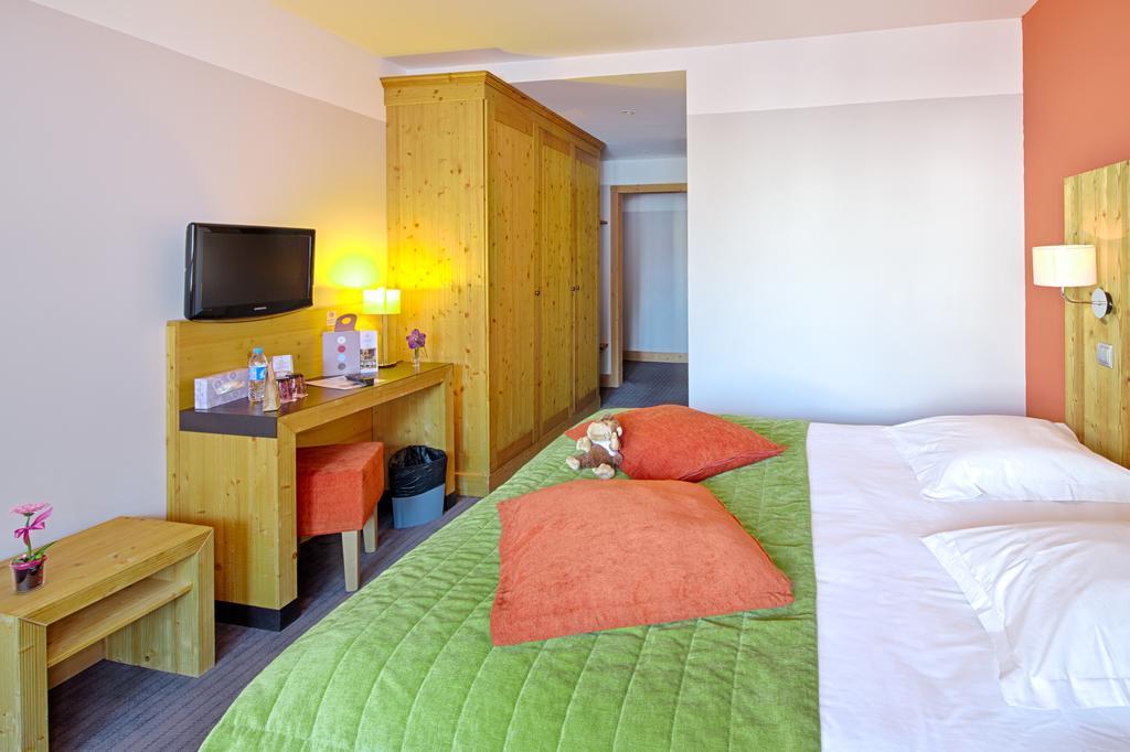Les Menuires Hotel Les Bruyeres מראה חיצוני תמונה