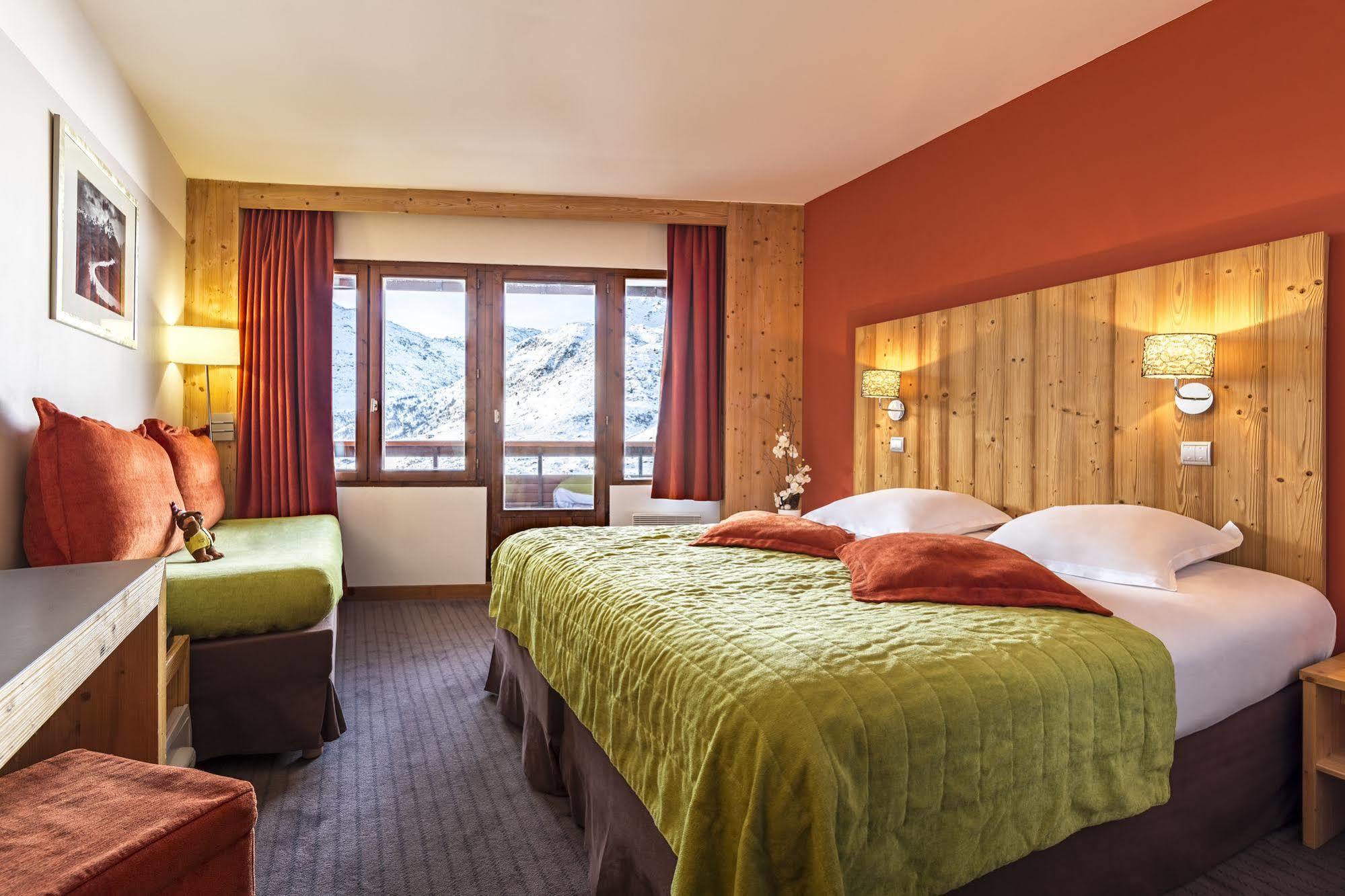 Les Menuires Hotel Les Bruyeres מראה חיצוני תמונה
