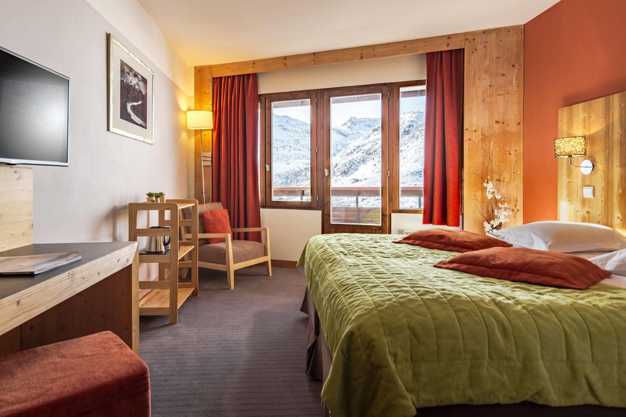 Les Menuires Hotel Les Bruyeres מראה חיצוני תמונה